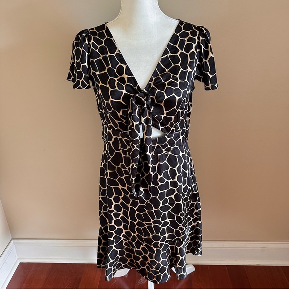 Michael Kors Nubian Giraffe Print Mini Dress with Cutout Size 6 NWT - Picture 2 of 9